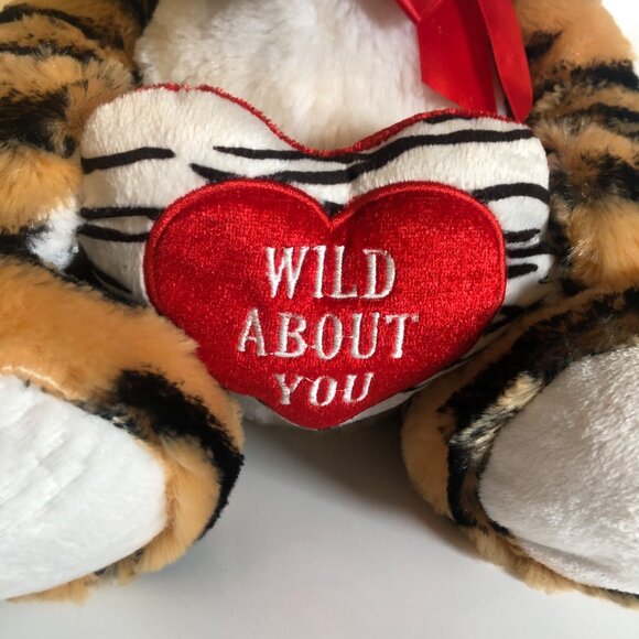 Sugar Loaf Plush Tiger Stuffed Animal Wild About You Heart Valentine Collection - Picture 5 of 8